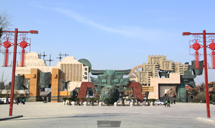 江蘇淹城春秋樂(lè)園大門(mén)實(shí)景照<